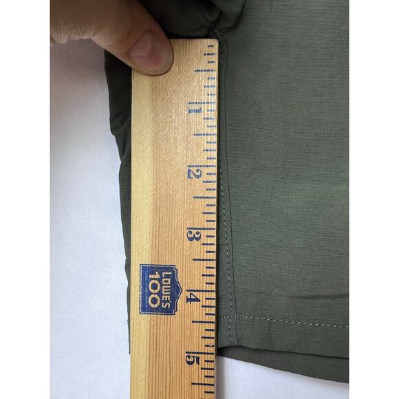 Iceberg Outerwear Women's XL Athleisure Vacation Walking Olive Green Shorts - Picture 6 of 7